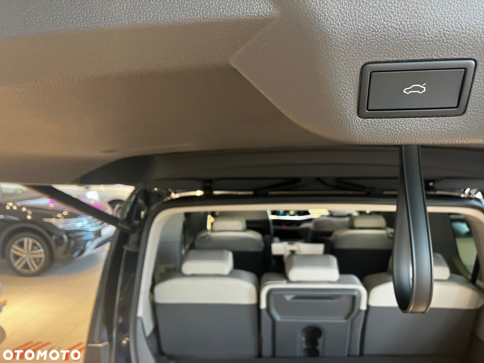Volkswagen multivan 2.0 TDI 150 KM 7-DSG FWD L1 - 21