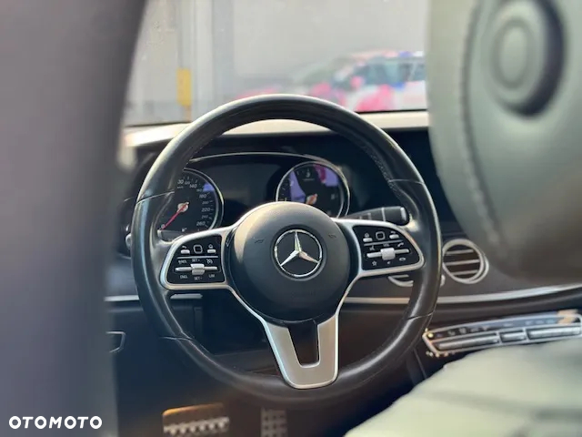Mercedes-Benz Klasa E 220 d 9G-TRONIC - 21