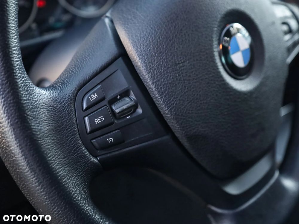 BMW Seria 3 318i - 16