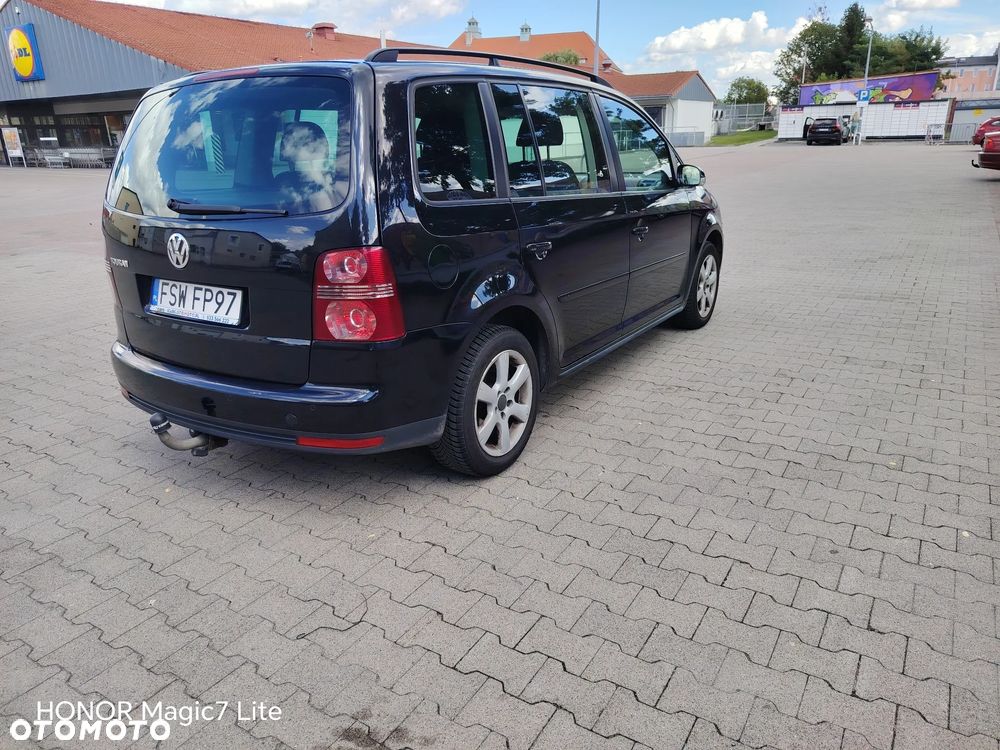 Volkswagen Touran - 5