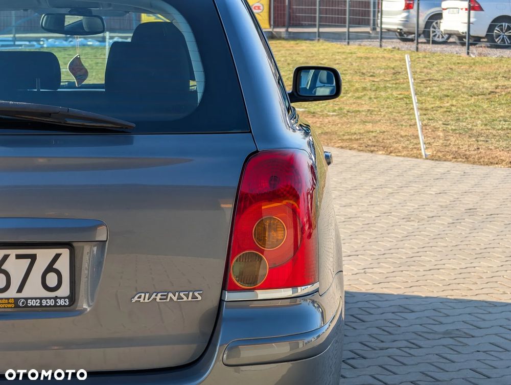 Toyota Avensis 1.8 VVT-i Edition - 14