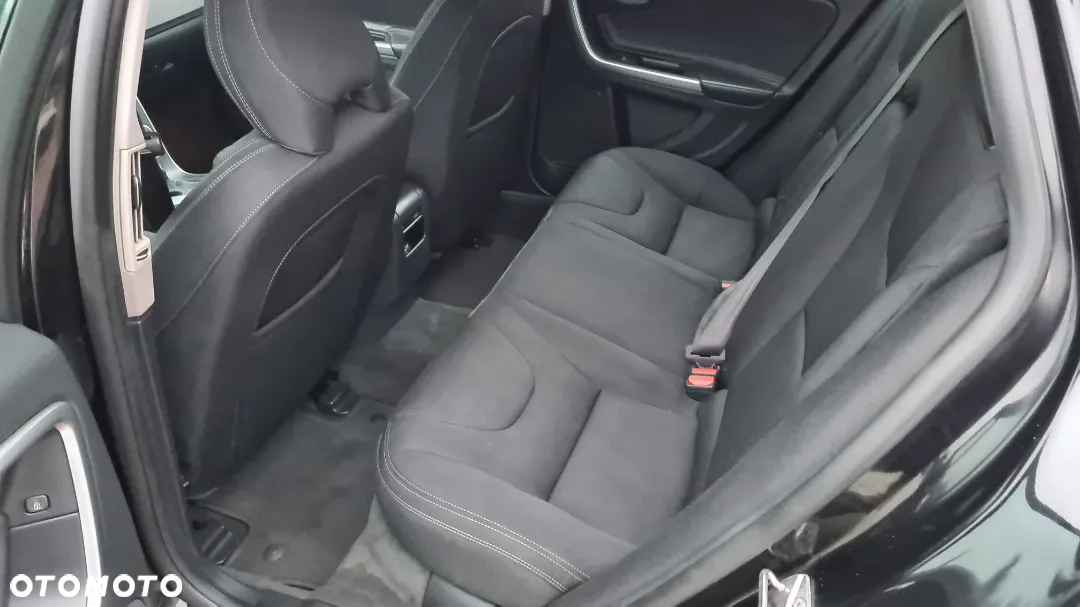 Volvo V60 D2 Drive-E Momentum - 4