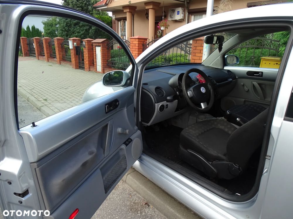 Volkswagen New Beetle 1.6 - 12
