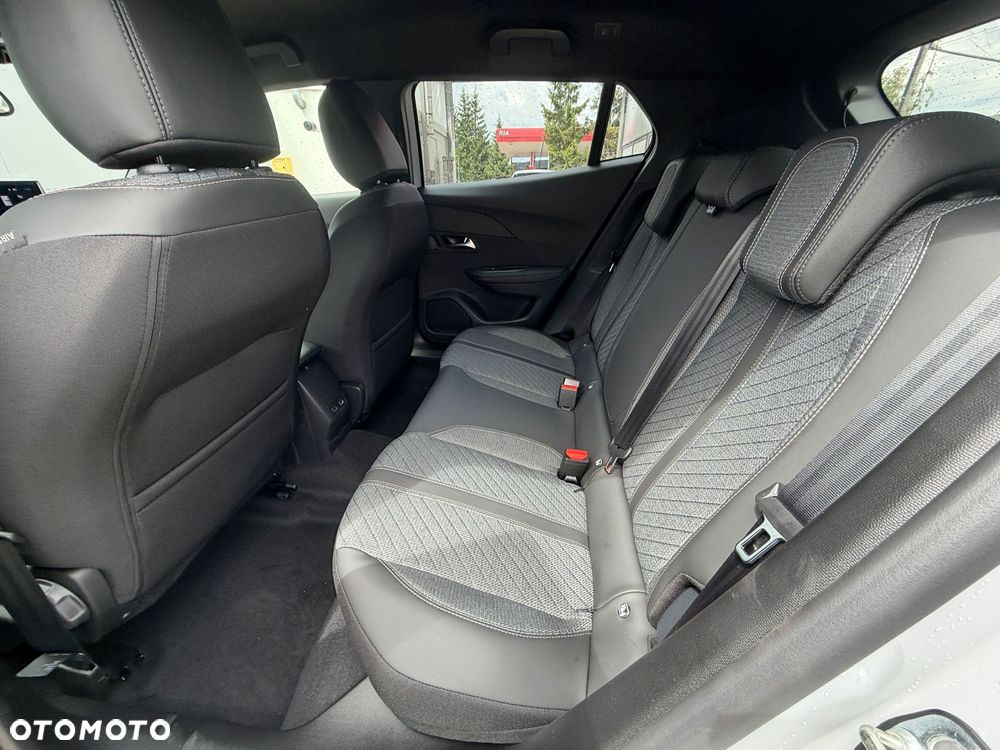 Peugeot 2008 PureTech mHEV Allure e-DCS6 - 9