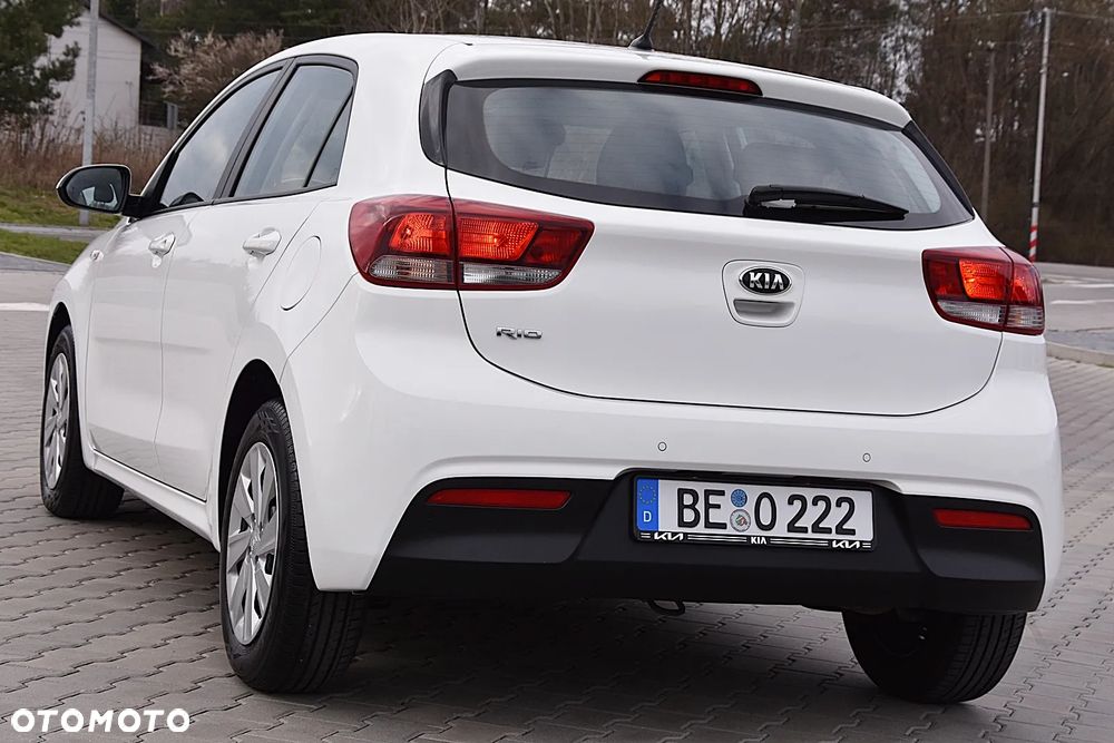 Kia Rio 1.2 L - 7