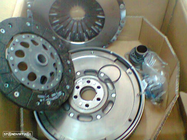 Kit de embraiagem completo Audi A4 AWX LUK NOVO 600004000 - 1