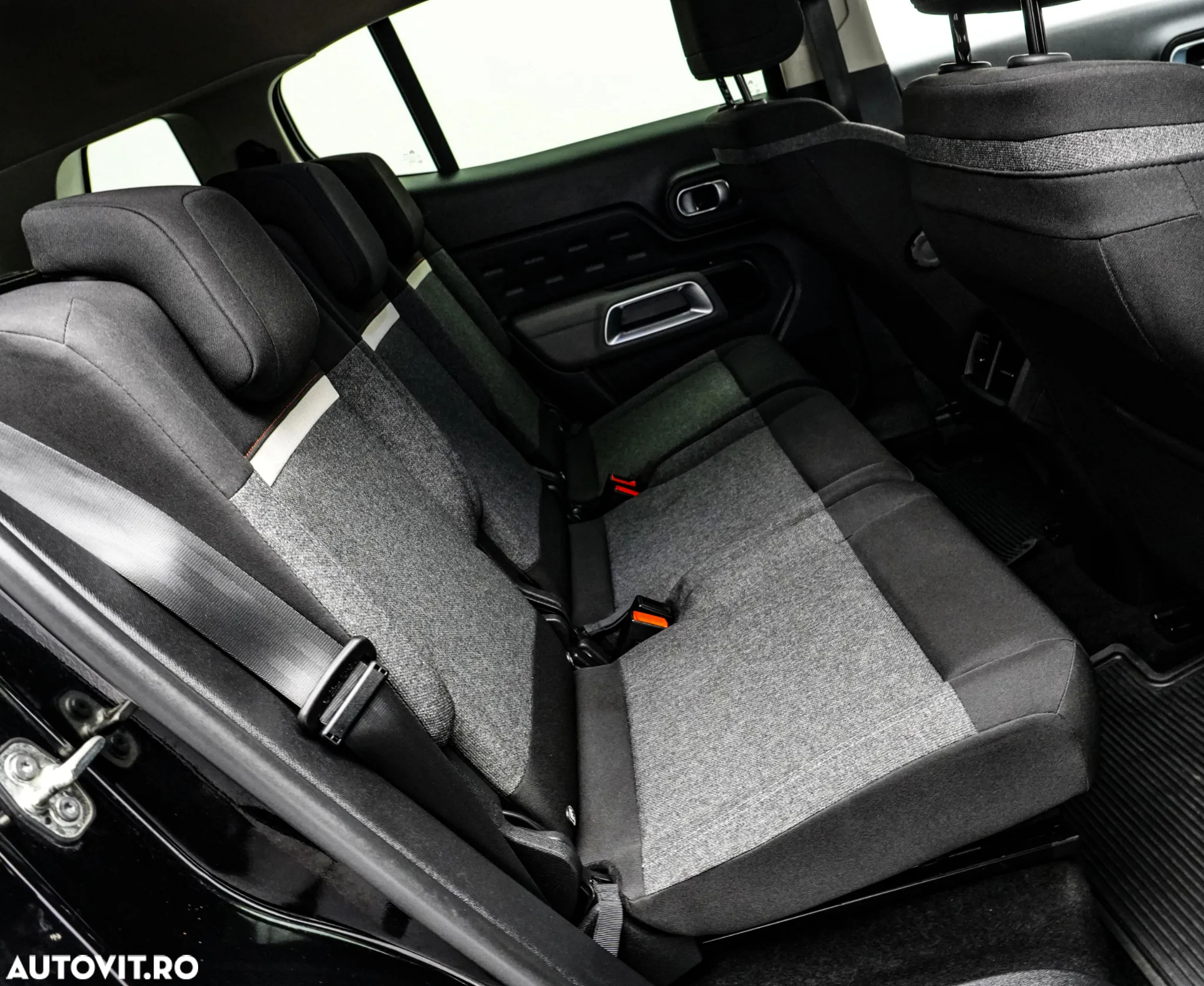 Citroën C5 Aircross 1.6 Hybrid FWD 225 EAT8 Shine - 17