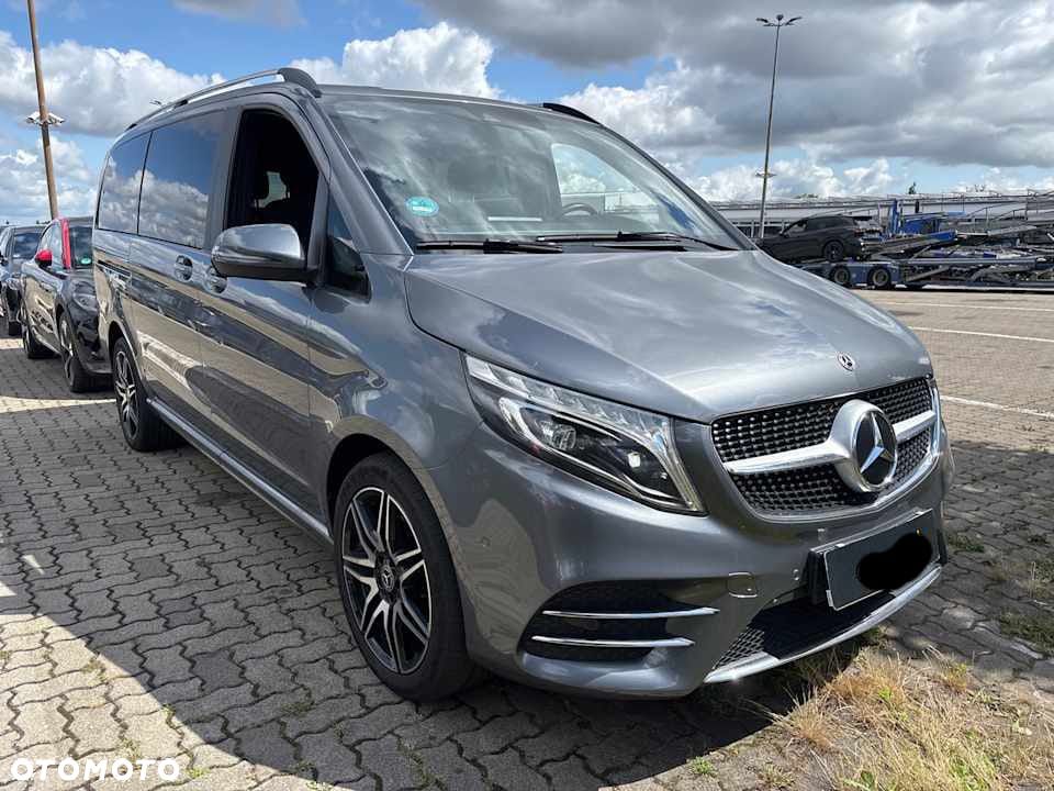 Mercedes-Benz Klasa V - 2