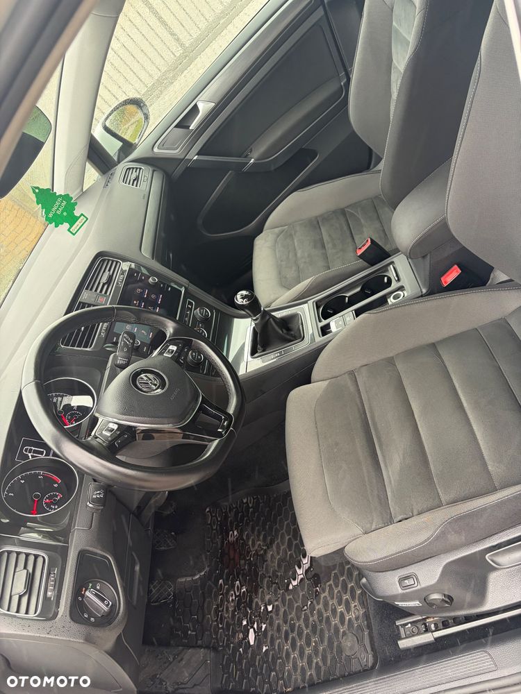 Volkswagen Golf - 5