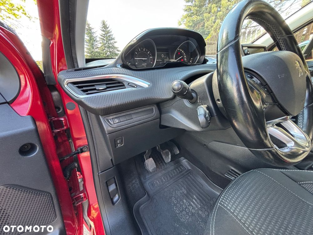 Peugeot 208 1.2 PureTech Allure - 11