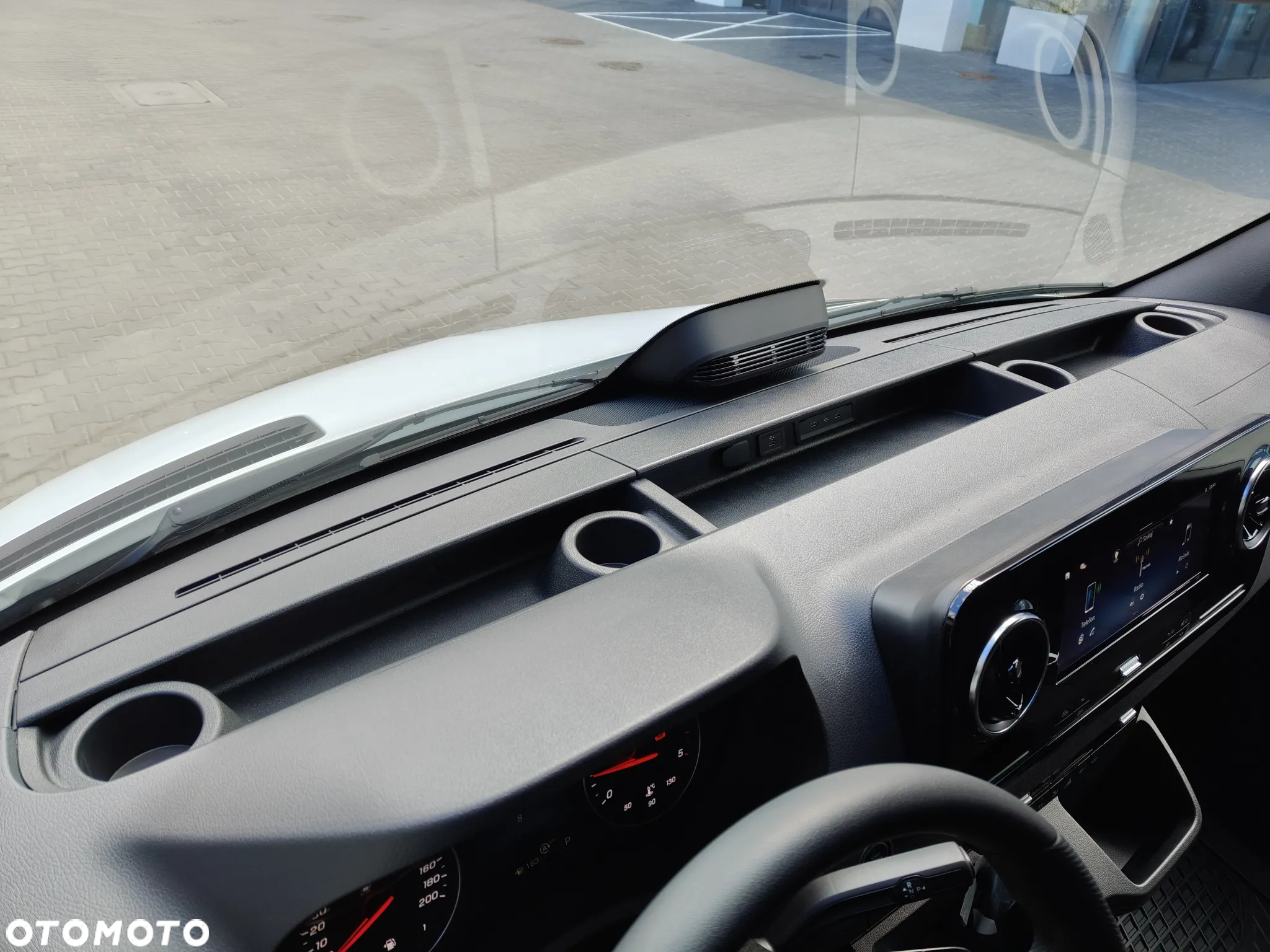 Mercedes-Benz Sprinter - 20