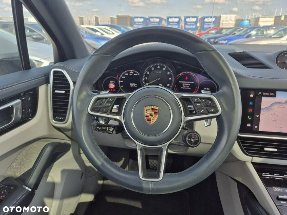 Porsche Cayenne - 14