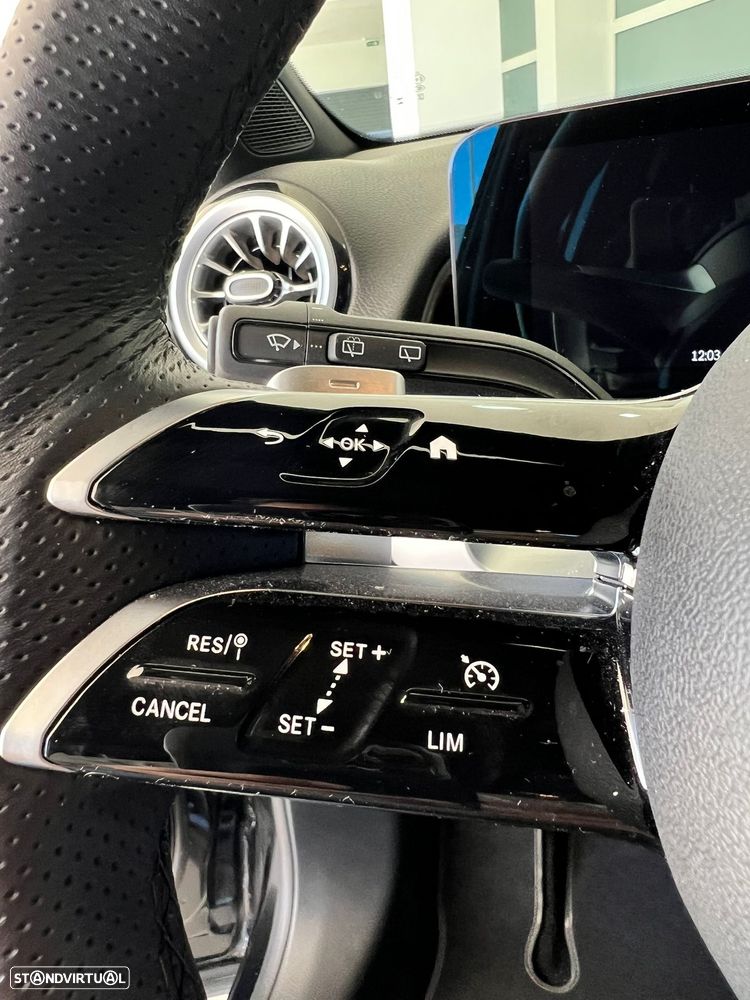 Mercedes-Benz GLB 180 d AMG Line - 27