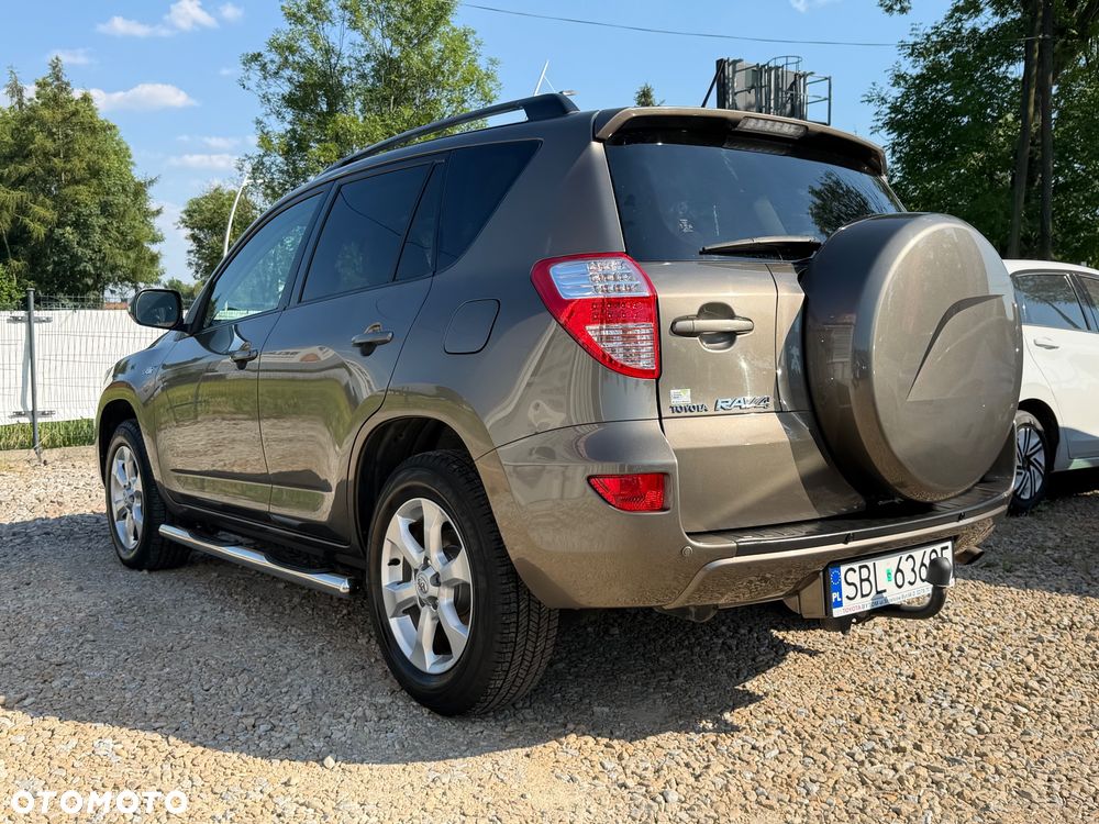 Toyota RAV4 - 6