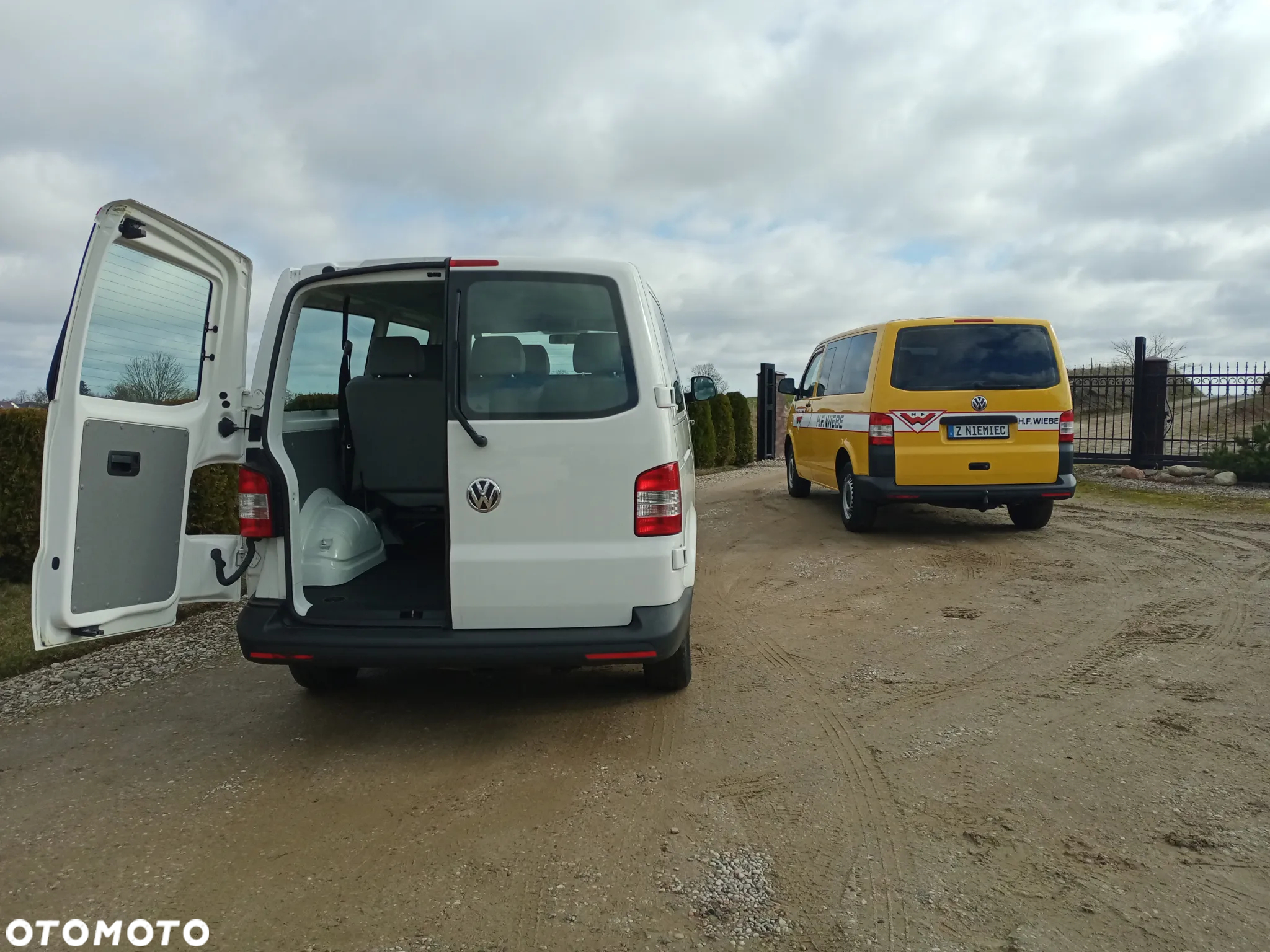 Volkswagen T5 LIFT T6 9 osobowy 2015 .rok 2.0 140 KM Long  6 bieg. serwis do końca doinwestowany klima  tempomat  vebasto isofix - 2