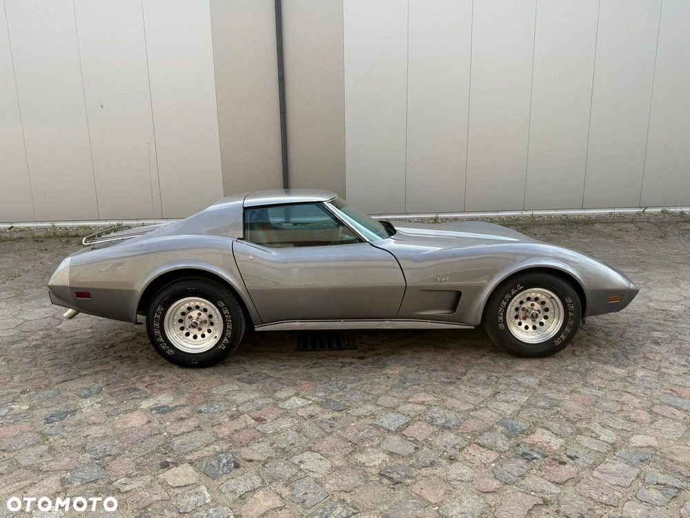 Chevrolet Corvette - 22