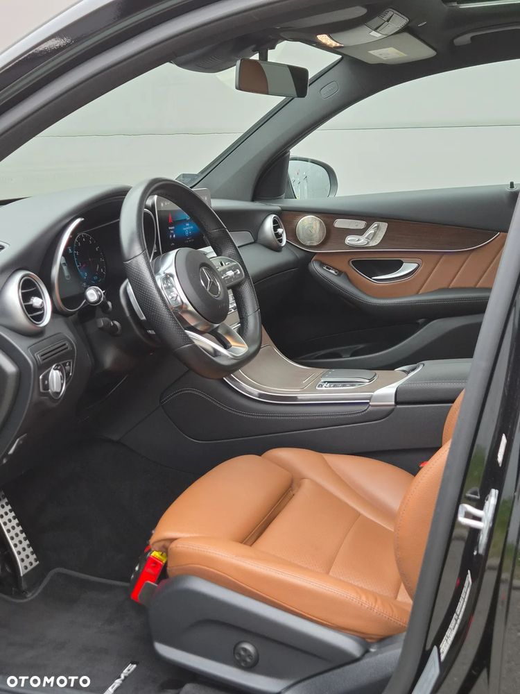 Mercedes-Benz GLC 200 4Matic 9G-TRONIC AMG Line Plus - 33