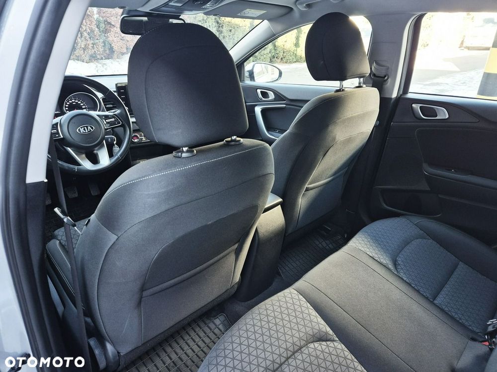 Kia Ceed 1.6 CRDi mHEV M - 15