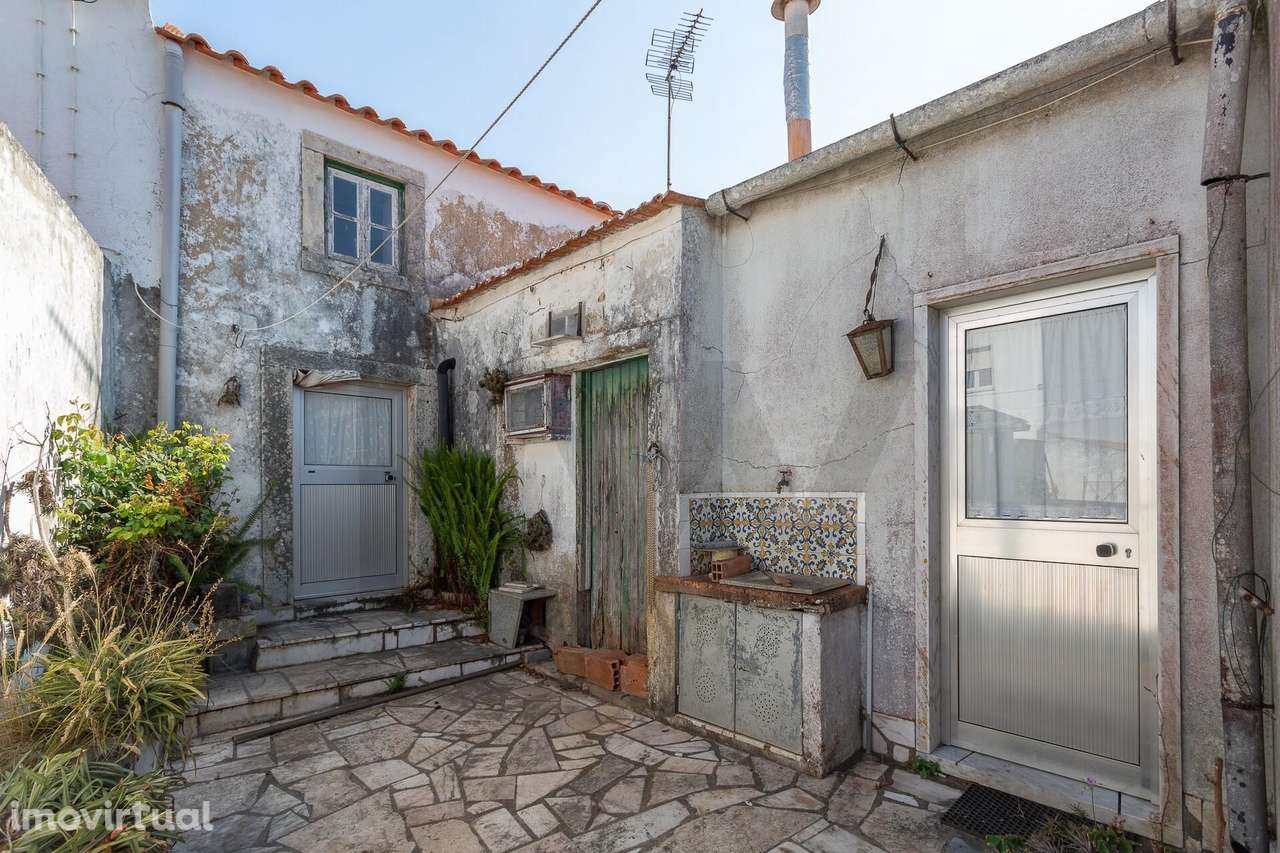 Oportunidade Única em Alvarinhos – Moradia para Recuperação Total com - Grande imagem: 5/42