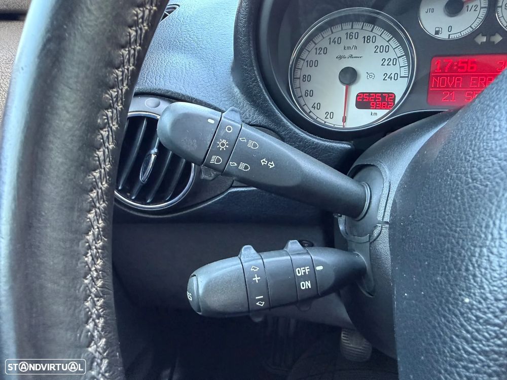 Alfa Romeo GT 1.9 JTD M-JET - 15