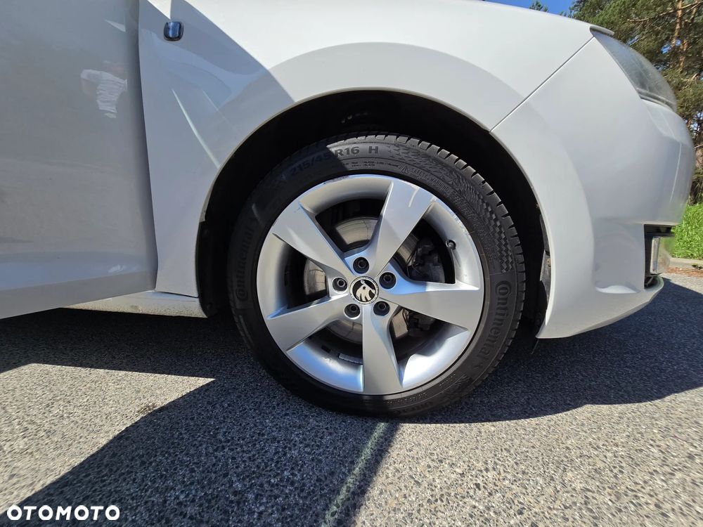 Skoda RAPID 1.6 TDI DPF Ambition DSG - 9