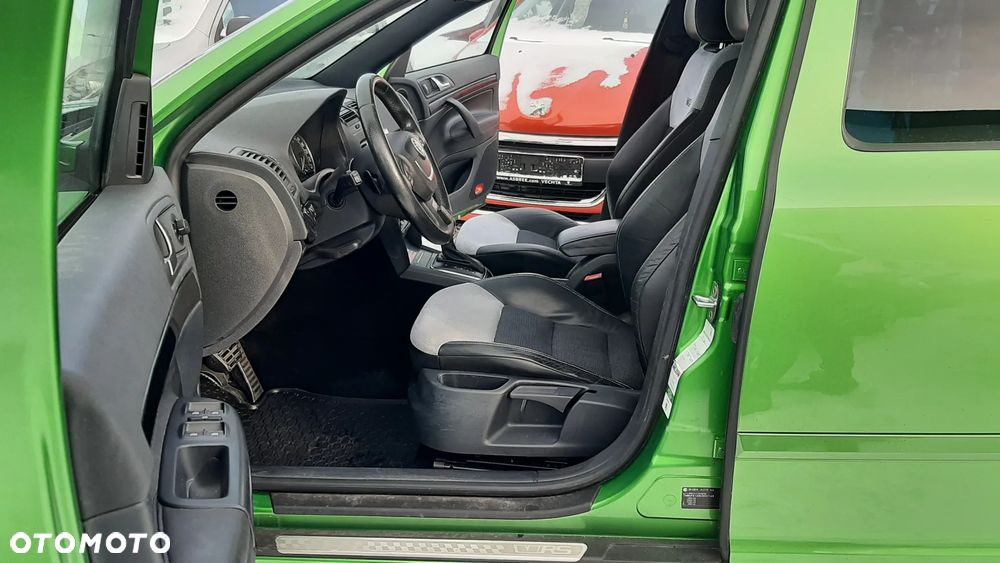 Skoda Octavia 2.0 TSI DSG RS - 11