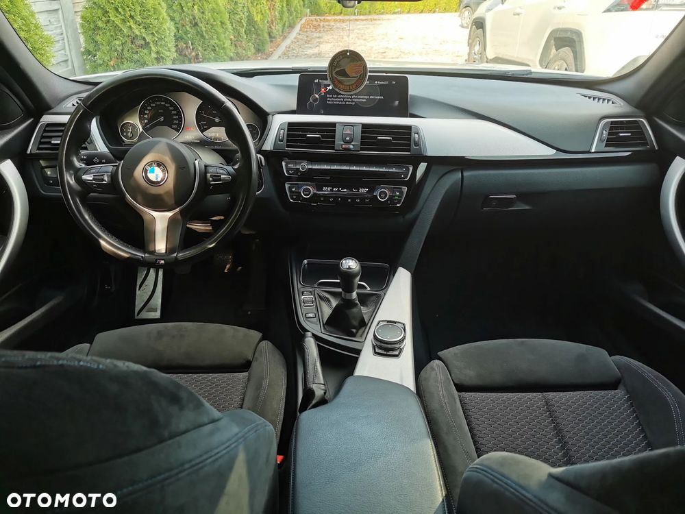 BMW Seria 3 320d Edition M Sport Shadow - 22