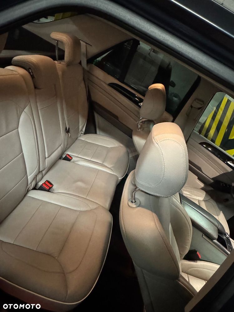 Mercedes-Benz ML - 9