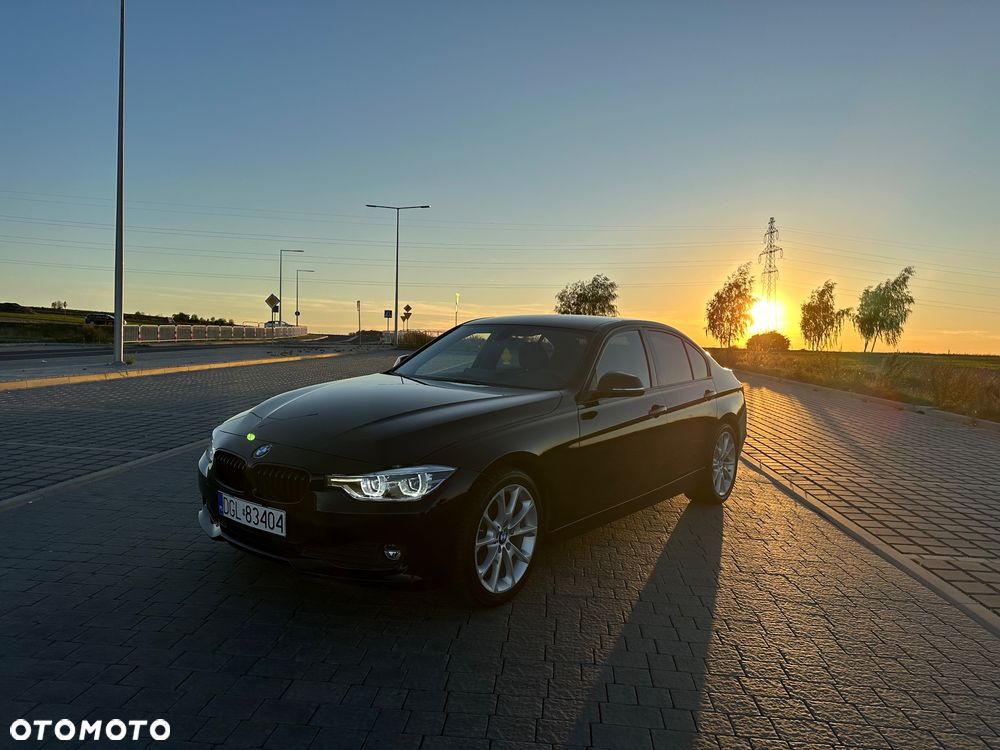 BMW Seria 3 320i - 28