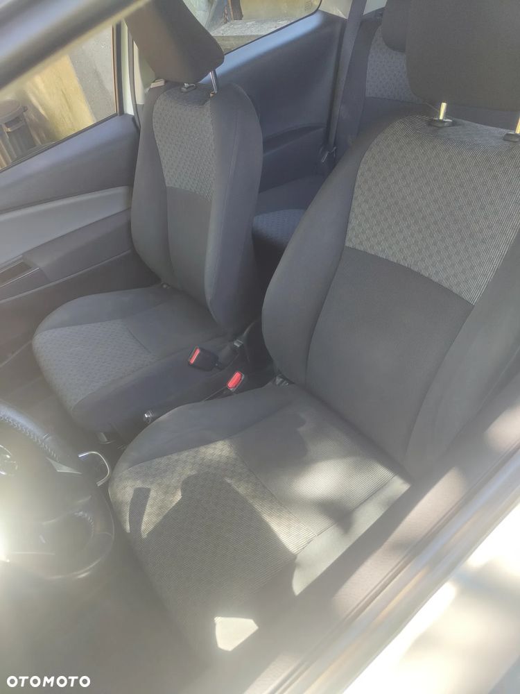 Toyota Yaris 1.0 Active - 26