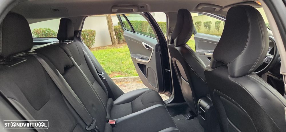 Volvo V60 - 23