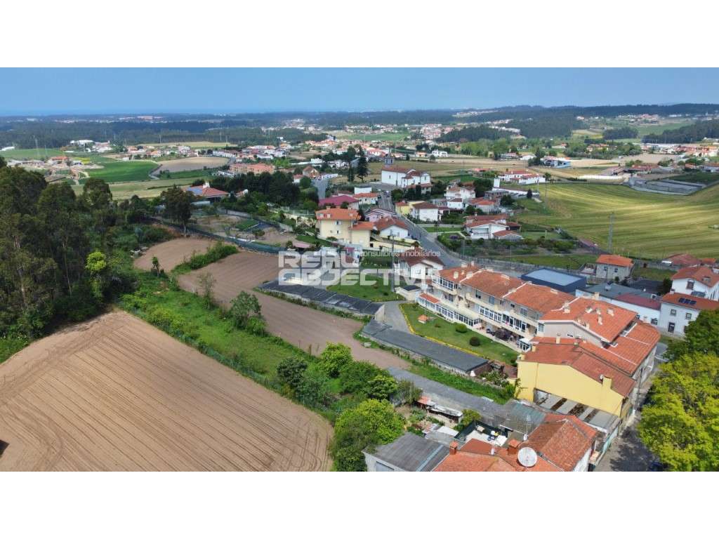 Terreno com moradia no centro de Guilhabreu - Grande imagem: 3/10