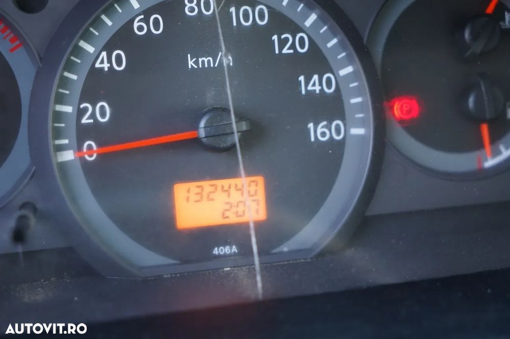 Nissan CABSTAR / ELEVATOR DE 20 DE METRI / GSR E200TE4 / DUBLU / CAPACITATE DE RIDICARE - 200 kg / 4 STABILIZATOARE / - 39