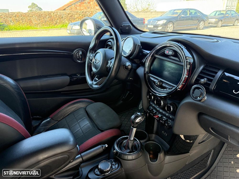 MINI 3 Portas John Cooper Works Aut. - 30