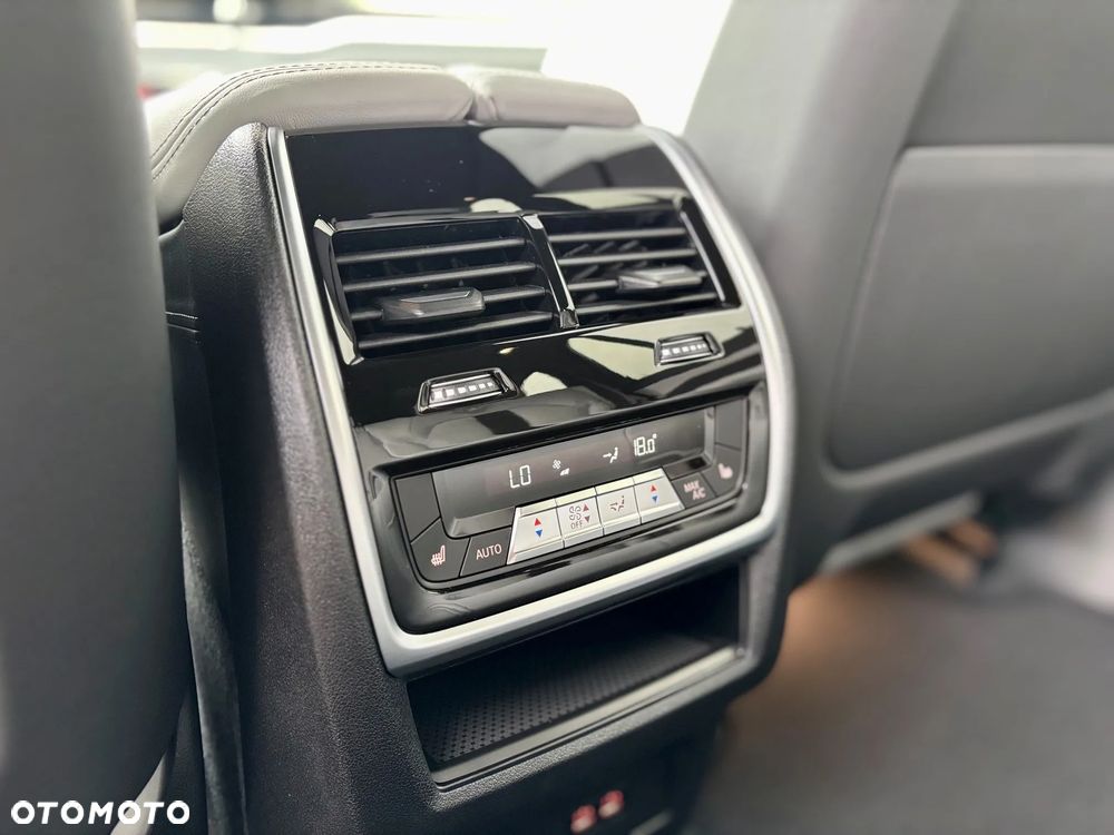 BMW X5 M Competition - 11