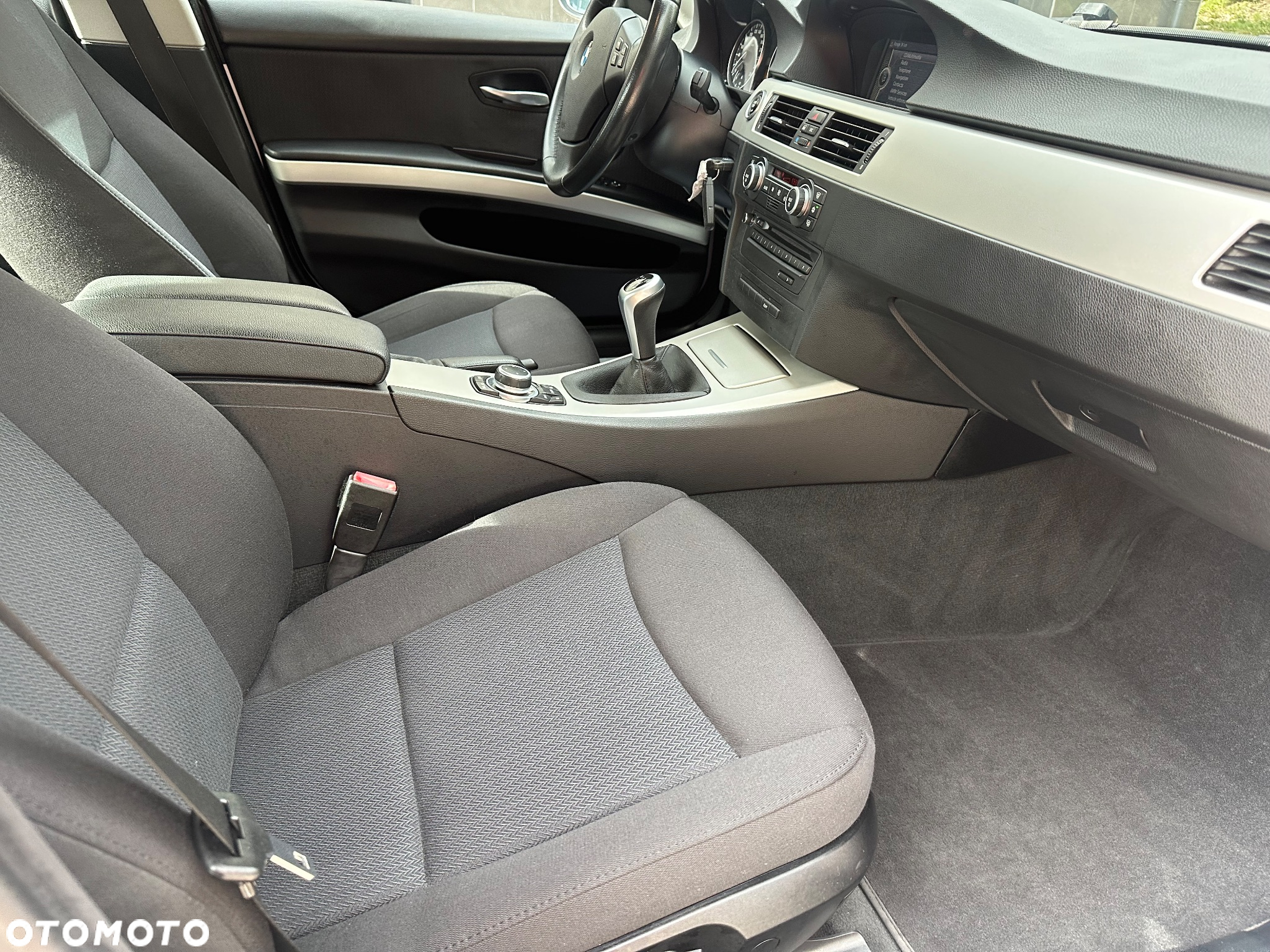 BMW Seria 3 318i - 35