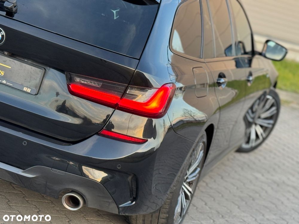 BMW Seria 3 320d Touring xDrive M Sport - 16