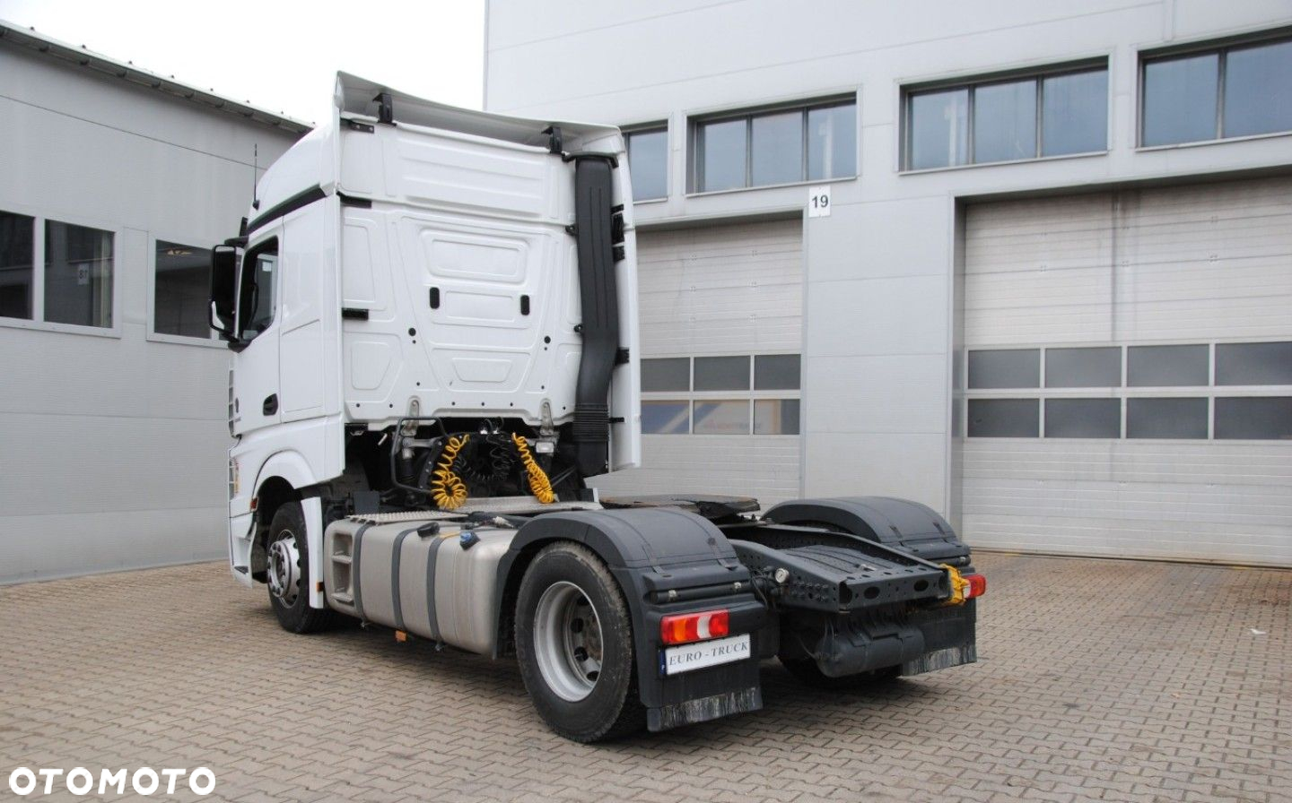 Mercedes-Benz Actros 1845, BigSpace, Pulpit multimedialny - 4