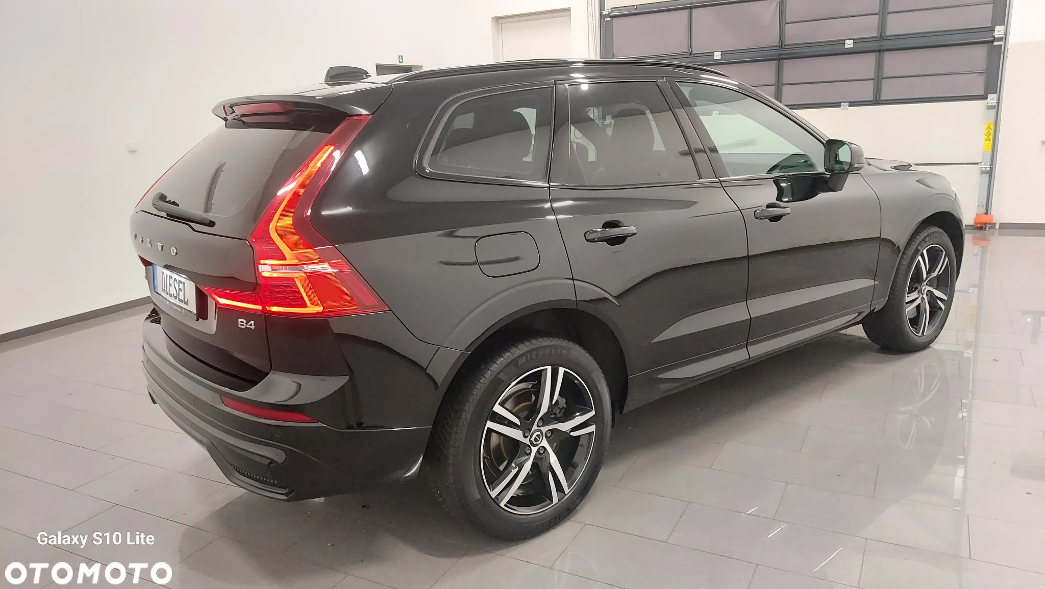 Volvo XC 60 B4 D Plus Dark - 3