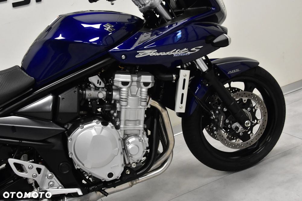 Suzuki Bandit - 11