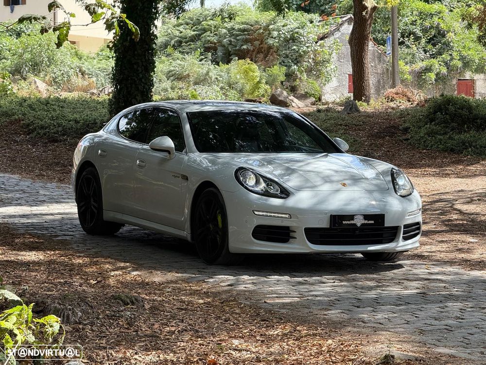 Porsche Panamera - 1