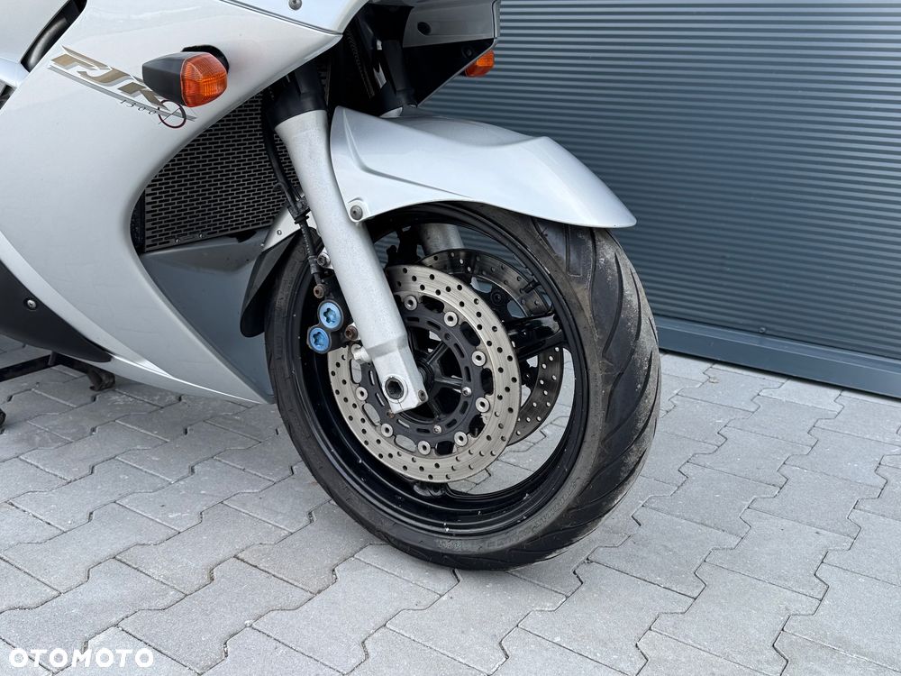 Yamaha FJR - 6