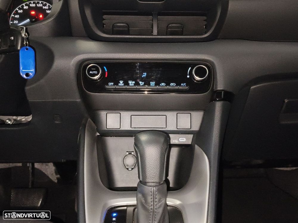 Toyota Yaris 1.5 HDF Comfort Plus - 26