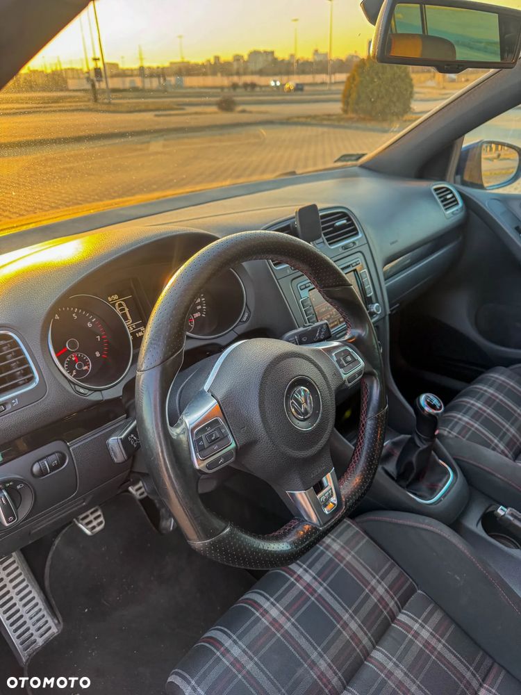 Volkswagen Golf 2.0 GTI - 24