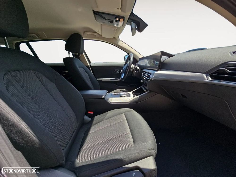 BMW 320 e Touring Corporate Edition Auto - 14