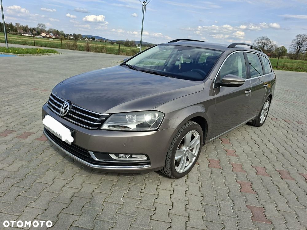 Volkswagen Passat - 1