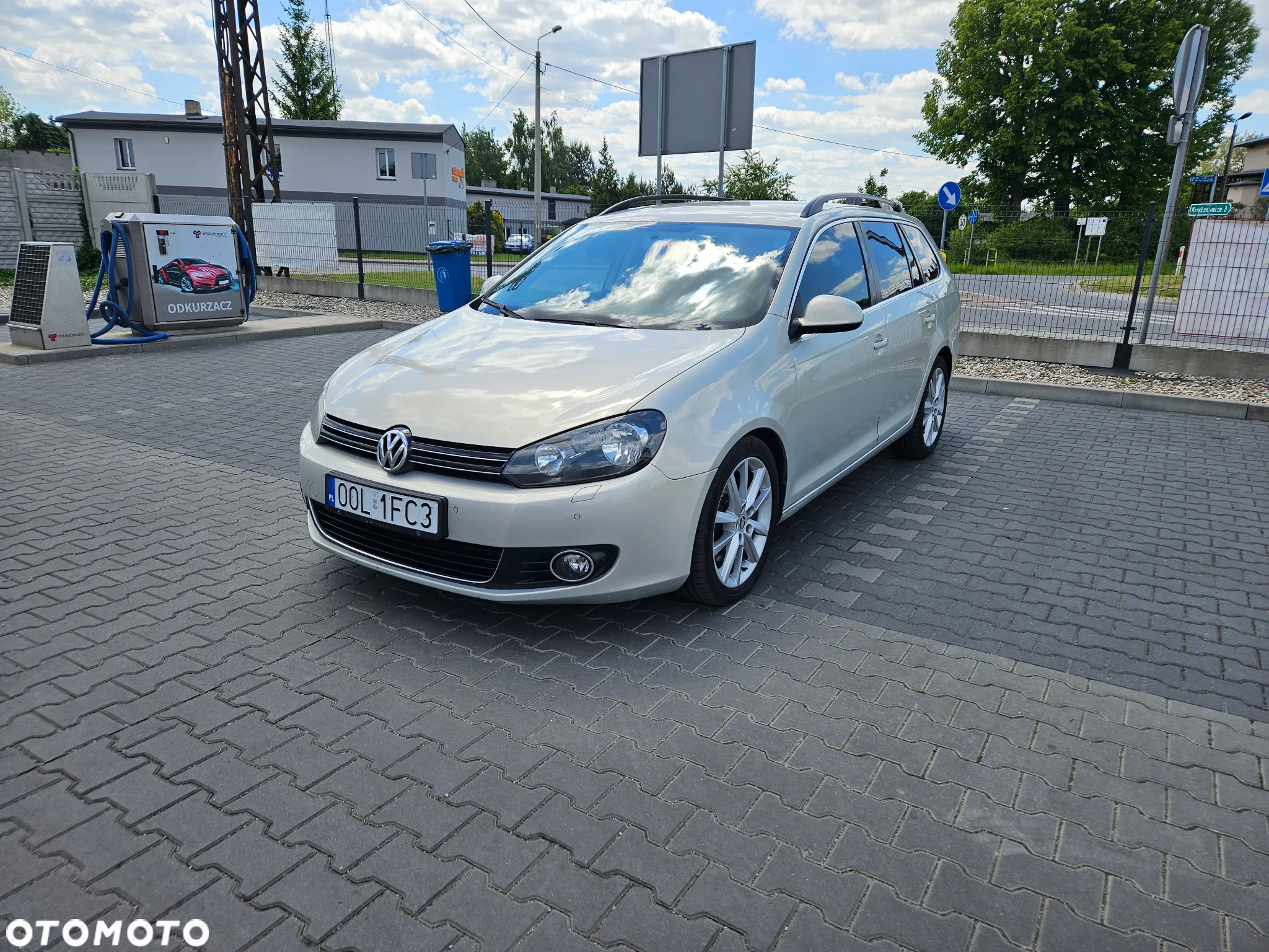 Volkswagen Golf VI 2.0 TDI Highline DSG - 2