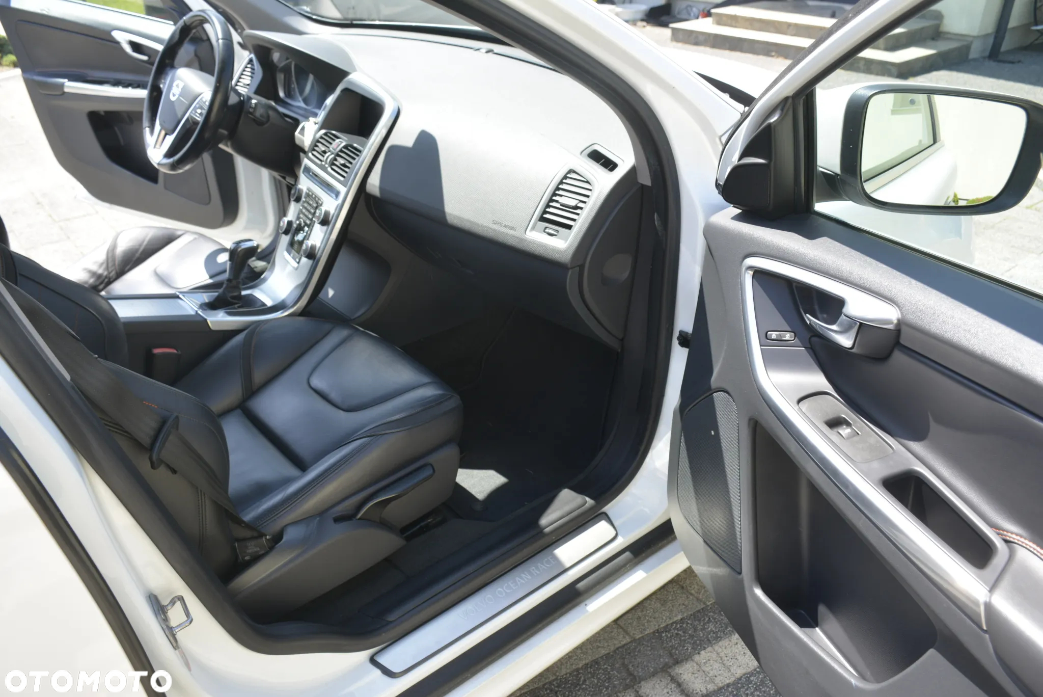 Volvo XC 60 D3 Drive-E Ocean Race - 15