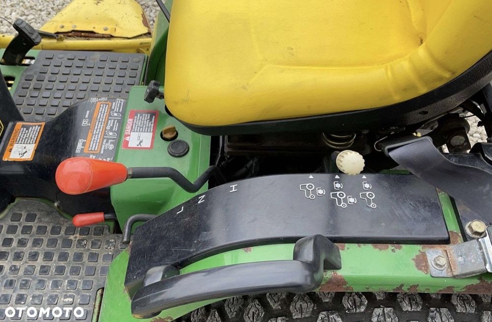 John Deere 4100 - 22