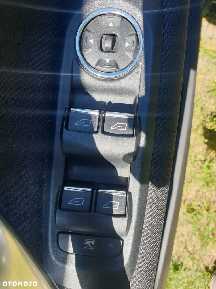 Ford Mondeo 1.8 TDCi Titanium - 9
